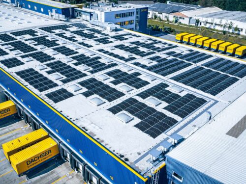 Společnost Dachser spustila fotovoltaickou elektrárnu v Kladně