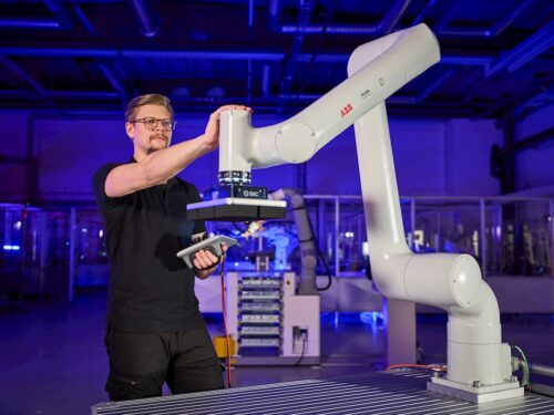 ABB Robotics uvádí na trh rodinu vysokorychlostních kolaborativních robotů PoWa