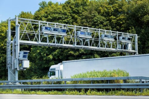 DKV Mobility získává většinový podíl ve společnosti Tolltickets a rozšiřuje tím své podnikání v oblasti evropského mýta