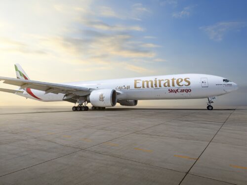 Emirates jako první letecká společnost nasazuje do nákladní flotily letoun Boeing 777-300ERSF