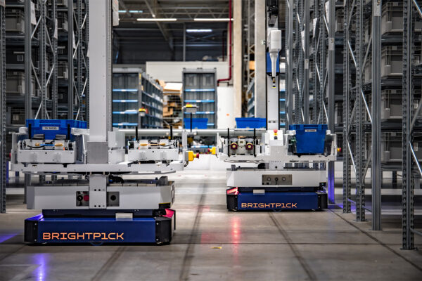 Brightpick rozšiřuje spolupráci se skupinou Dr. Max: po úspěchu v Praze nasadí roboty v Ostravě i Bratislavě