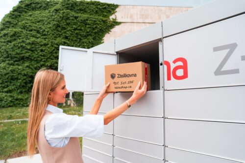 Vrácení zboží do tisíců e-shopů bude snazší. Zásilkovna zapojí největší síť samoobslužných boxů v Česku